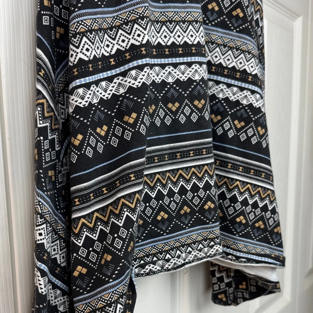 Geometric Patterned Dress - Picture 4 of 9